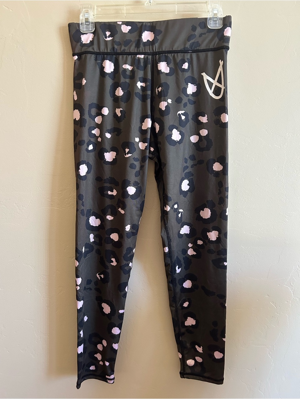 MinkPink Move Leopard Legging Size Small